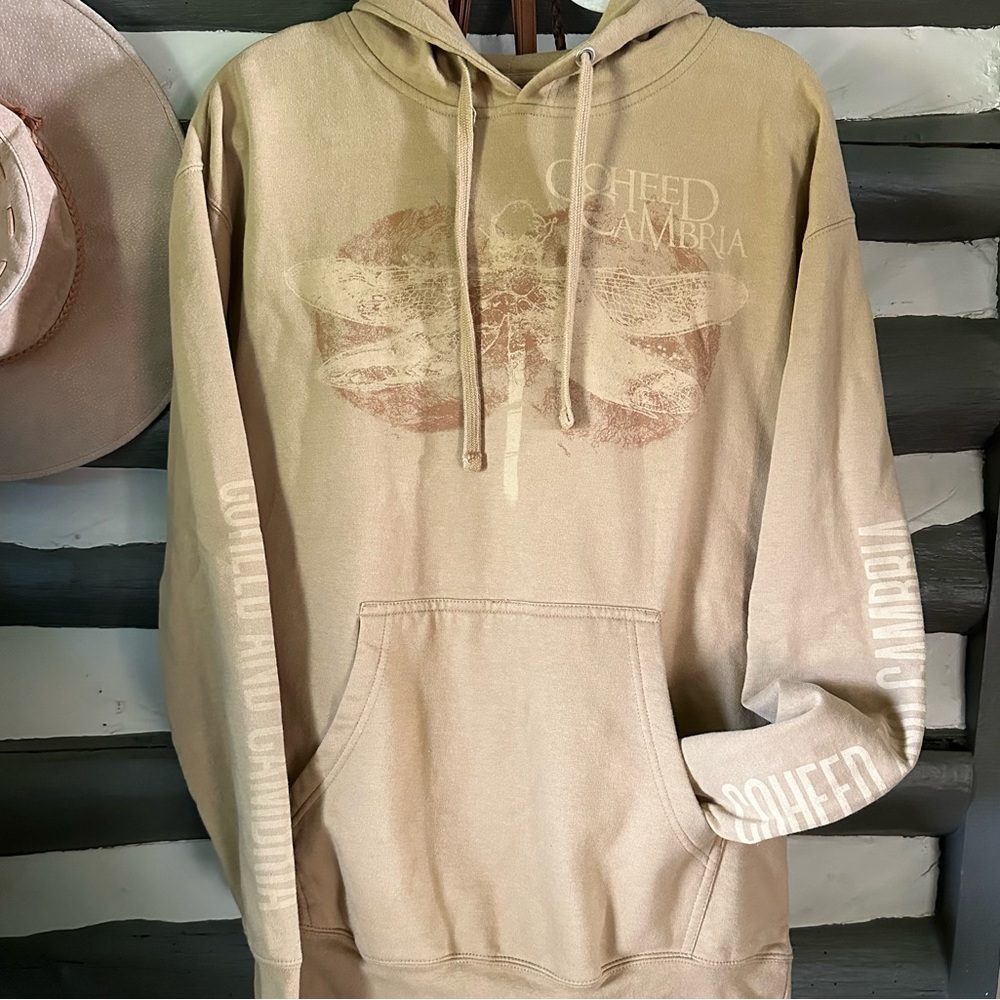 ✨Never worn✨Official Coheed and Cambria tan dragonfly hoodie 🤘🏻